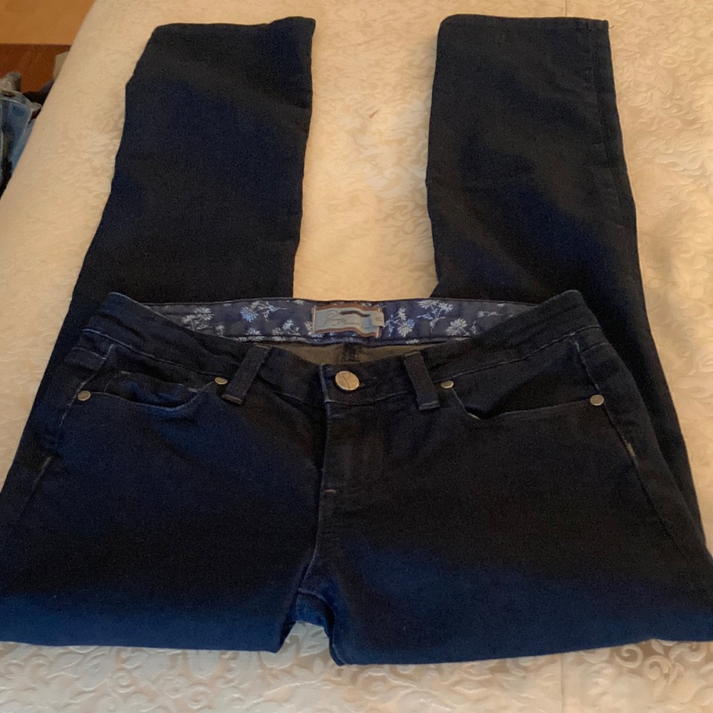 Paige Super dark wash jeans size 26 classic Peggy